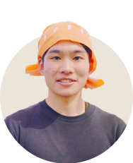 写真：男性の新米社員の顔写真