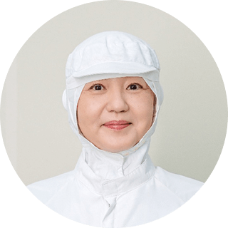 女性スタッフの写真